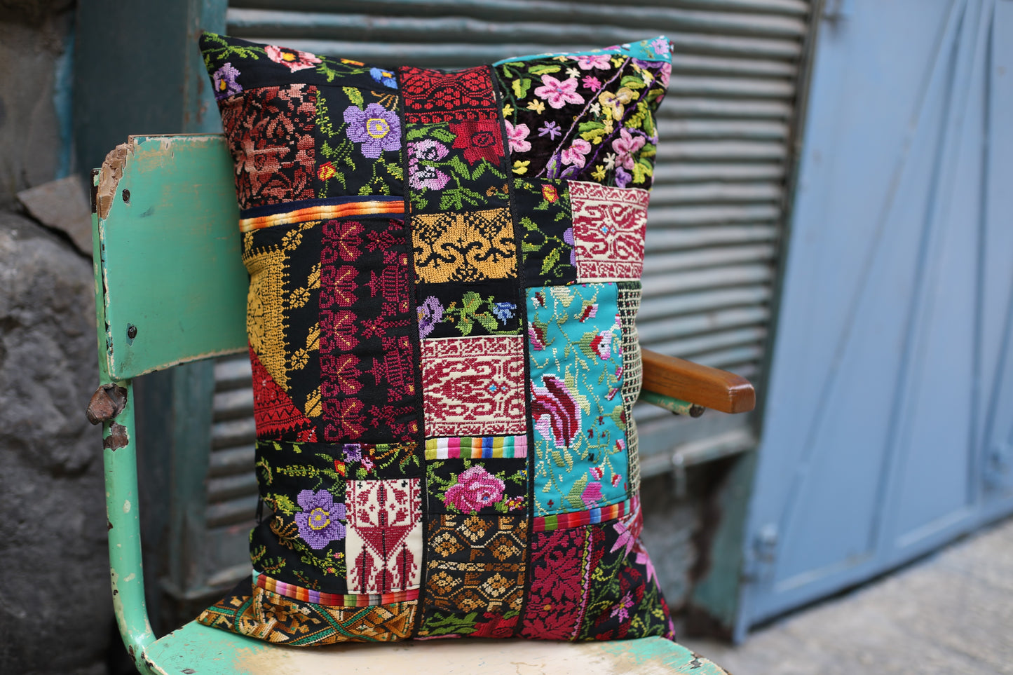 Tatreez Cushion Cover (40x60 cm)