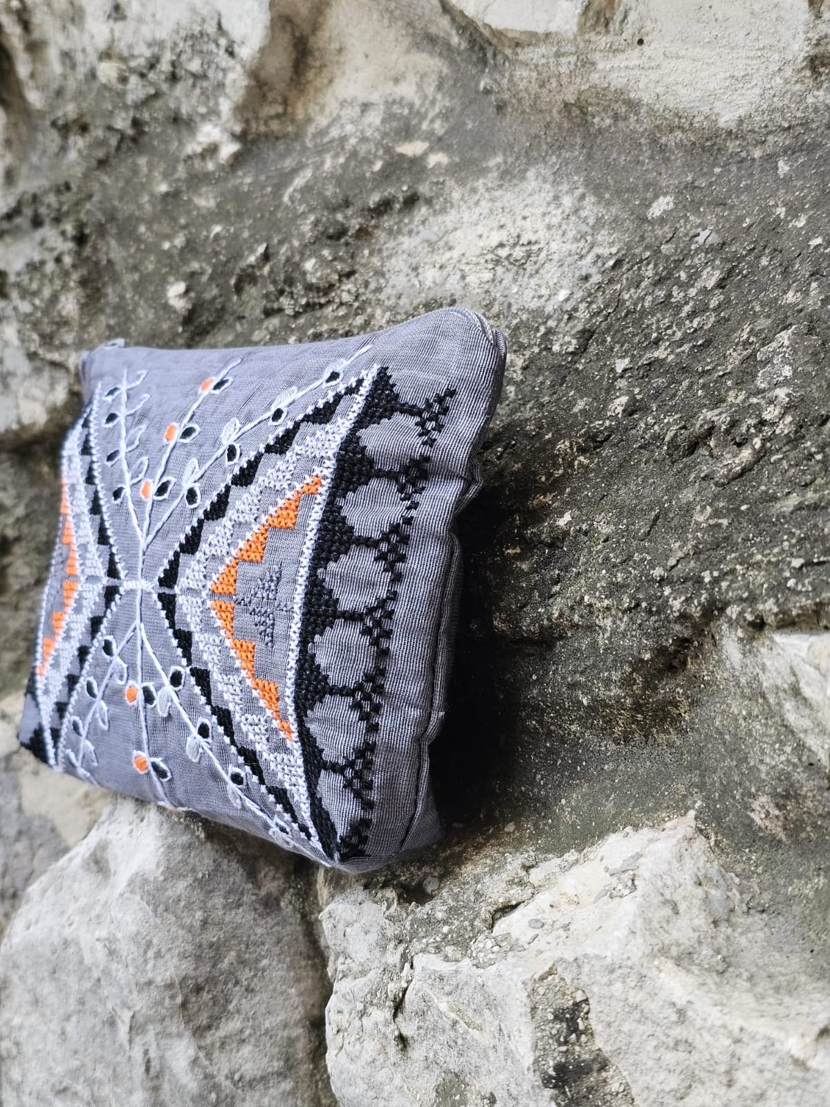 Hand-embroidered Tatreez Pouch