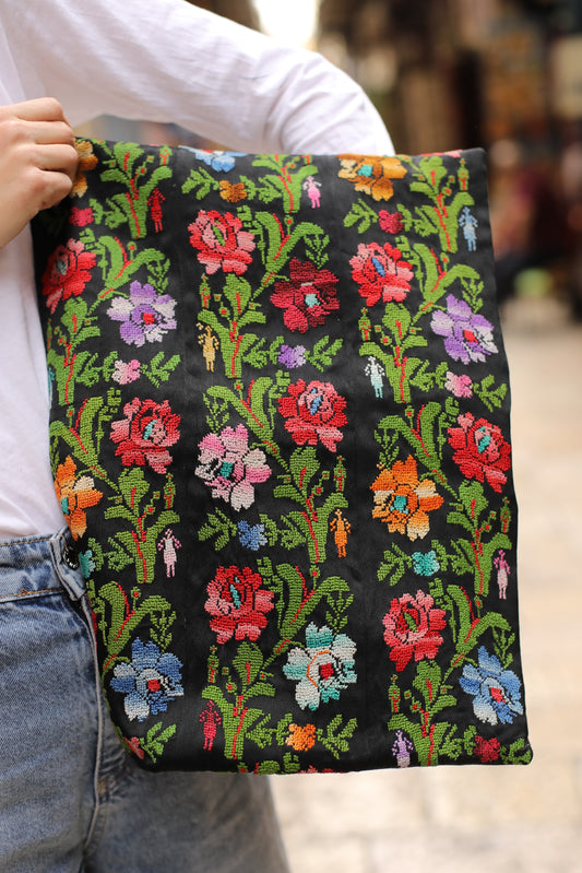 Tatreez Cushion Cover (35x45 cm)