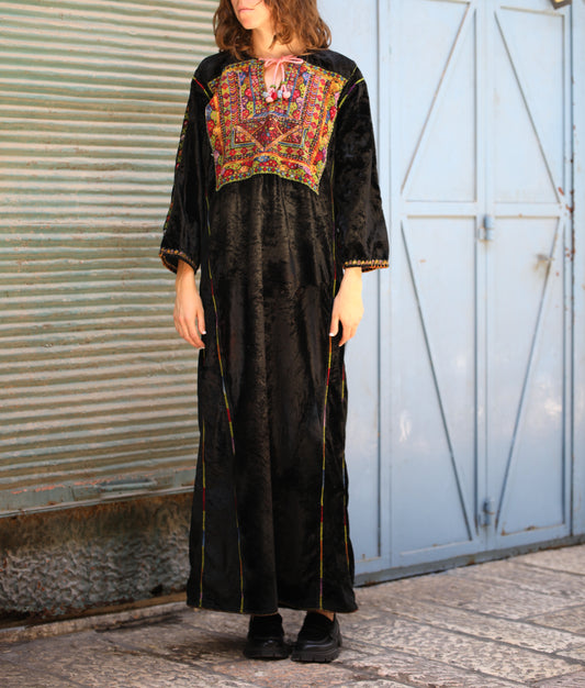 Vintage Velvet Thobe
